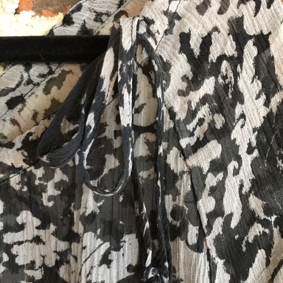 Joie Top - Picture 3 of 4